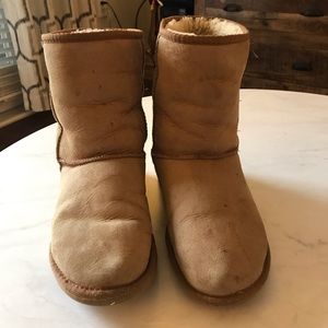 UGG CLASSIC SHORT II BOOT
